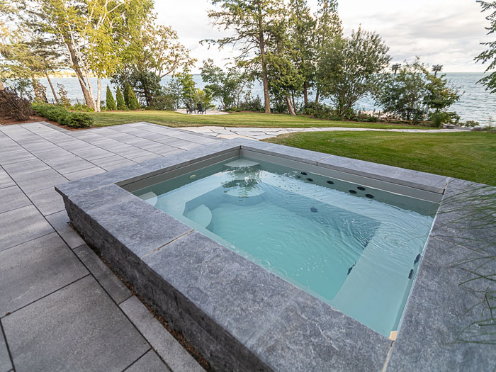 Merging Technology and Nature in a Monumental Project